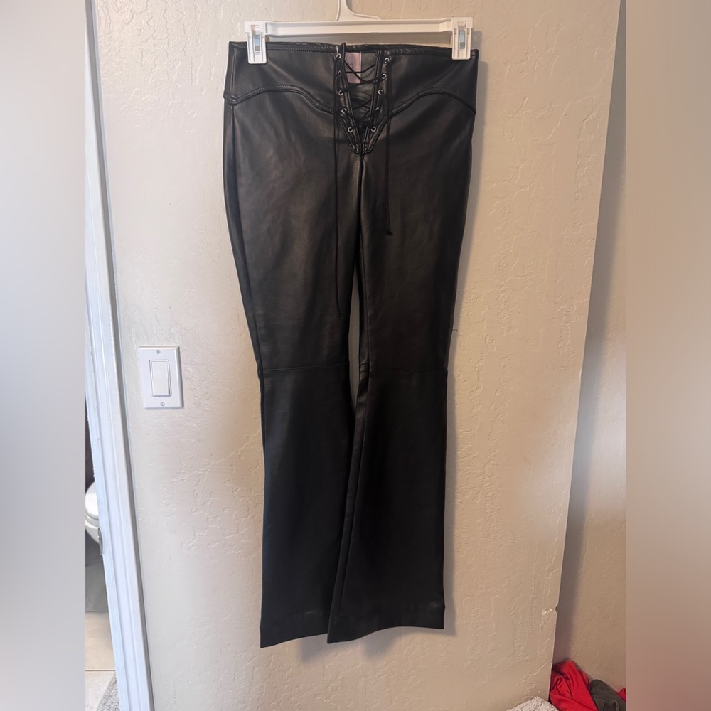 NWT NEVER WORN REVICE ENCORE BLACK FLARED FAUX LEATHER PANTS SIZE 26